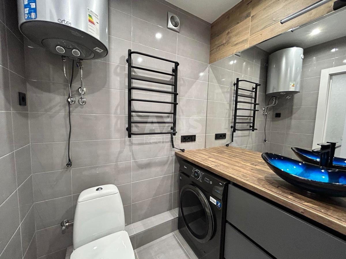 1k apartment vul. Myhajla Maksymovycha 246