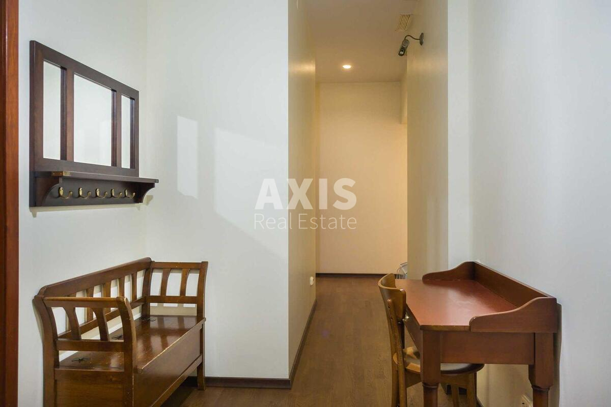 4k apartment vul. Sofii'vs'ka 16/163