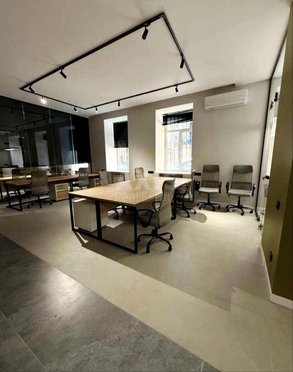 Office vul. Volodymyrs'ka 81Б, 74m263433