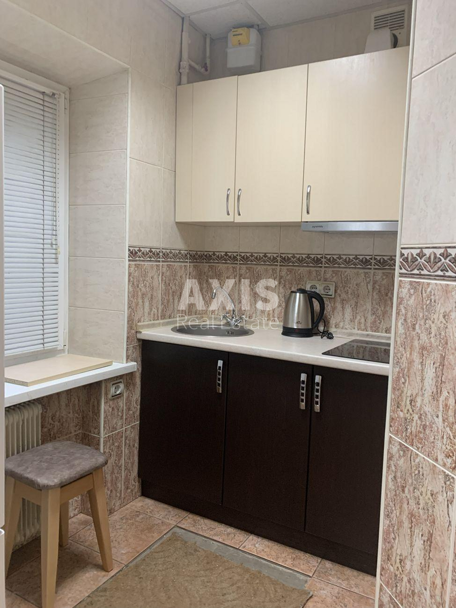 3k apartment vul. Mezhygirs'ka 20