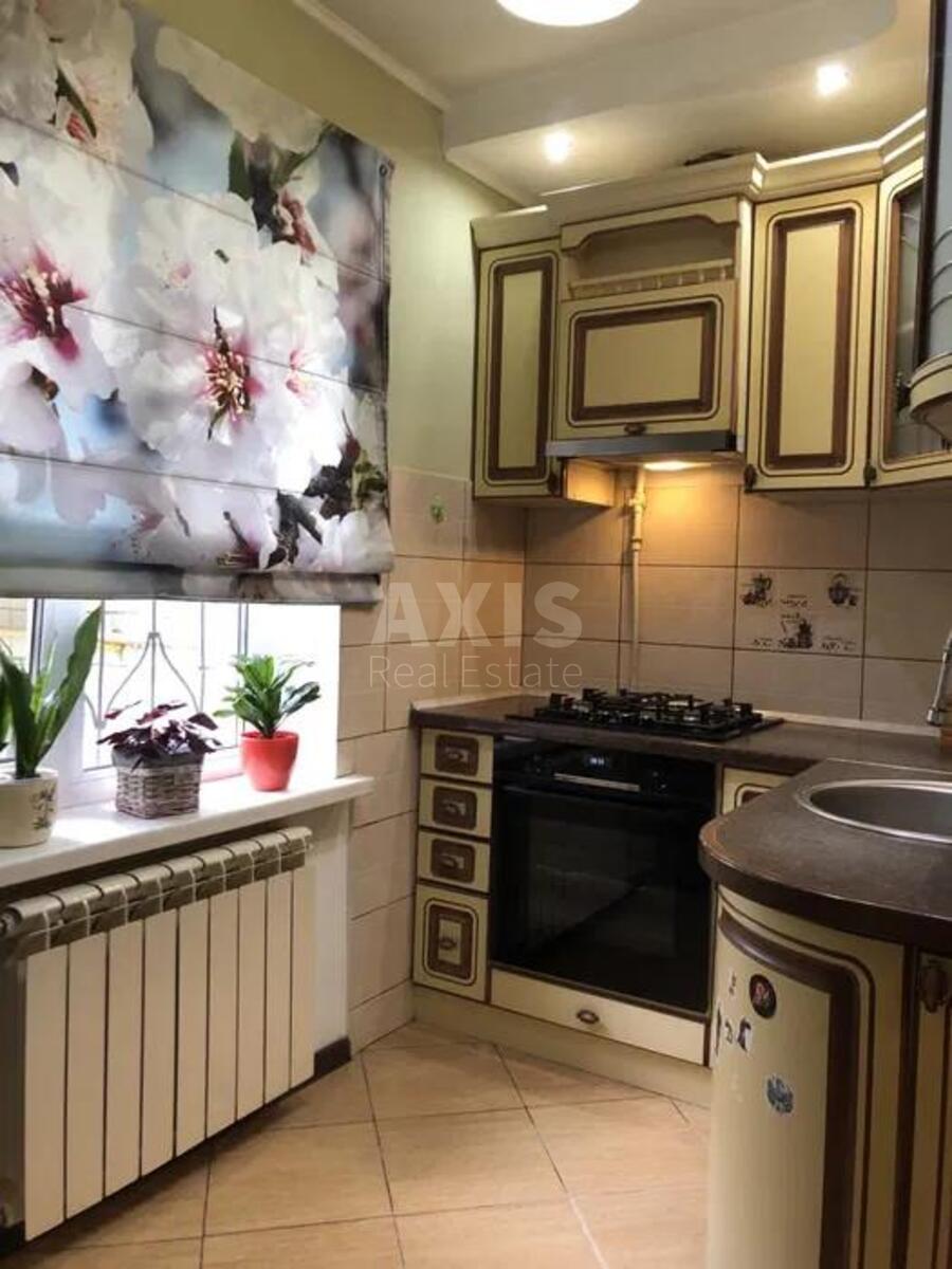 1k apartment vul. Symyrenka 20А