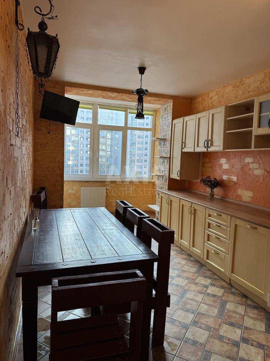 2k apartment vul. Yulia Zdanovska 46/112