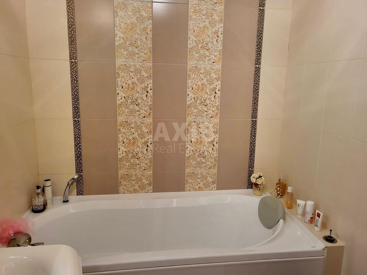 3k apartment vul. Urlivs'ka 304