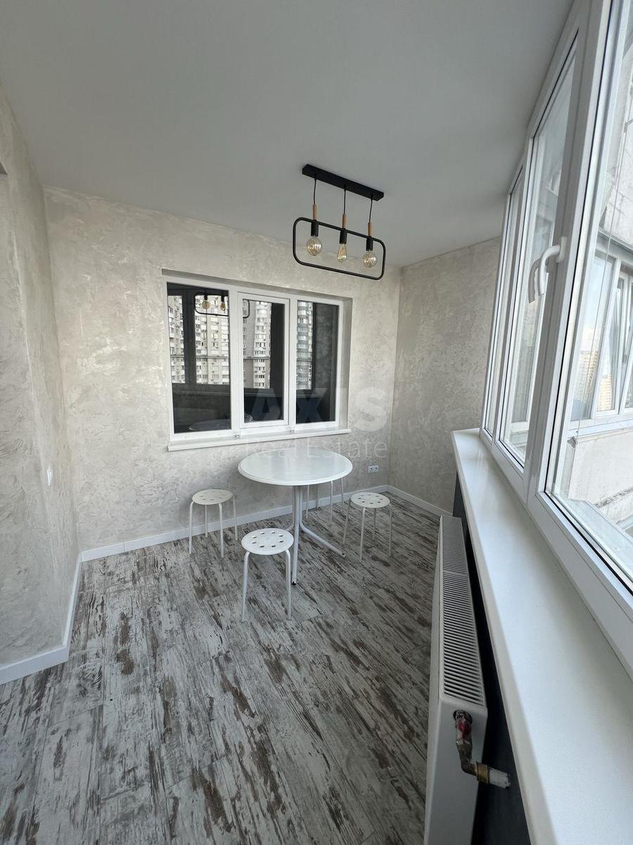 3k apartment vul. Sribnokil's'ka 41