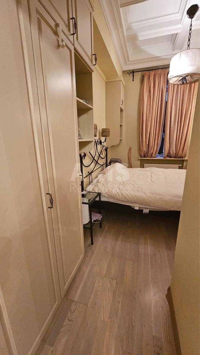 2k apartment vul. Tr'ohsvjatytel's'ka 131