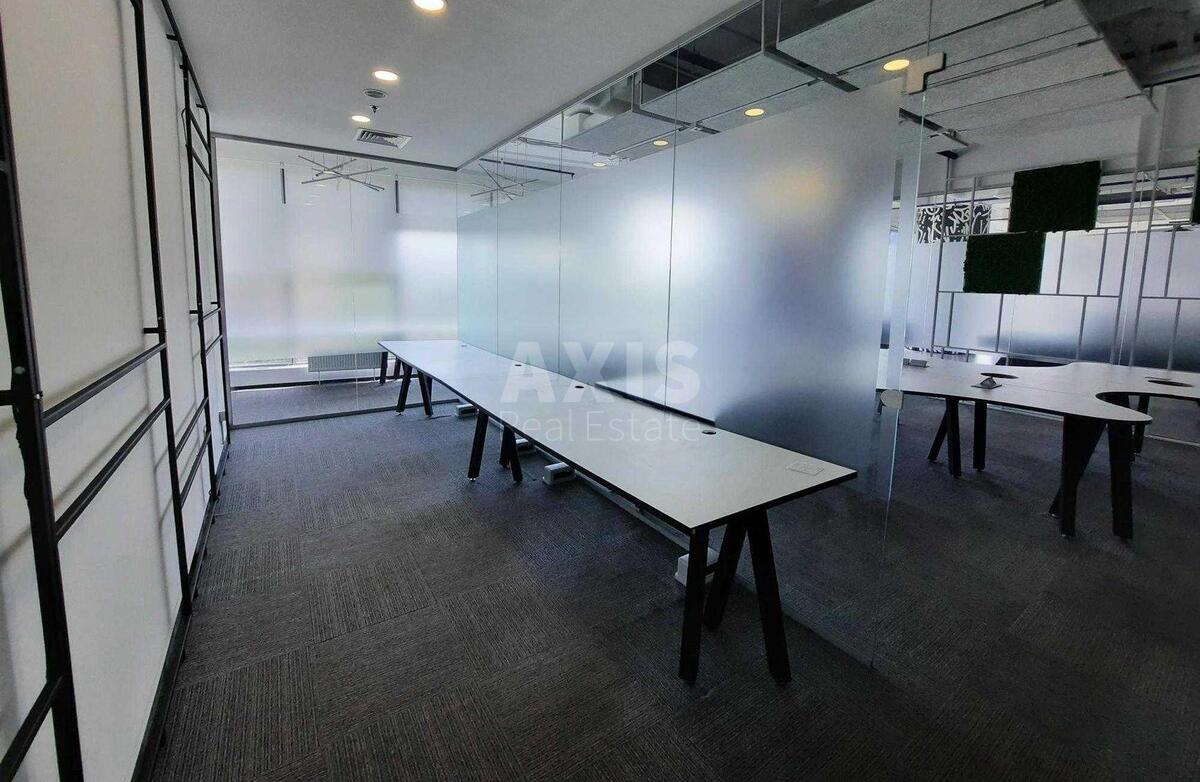 Office pl. Sportyvna 1А, 208m24