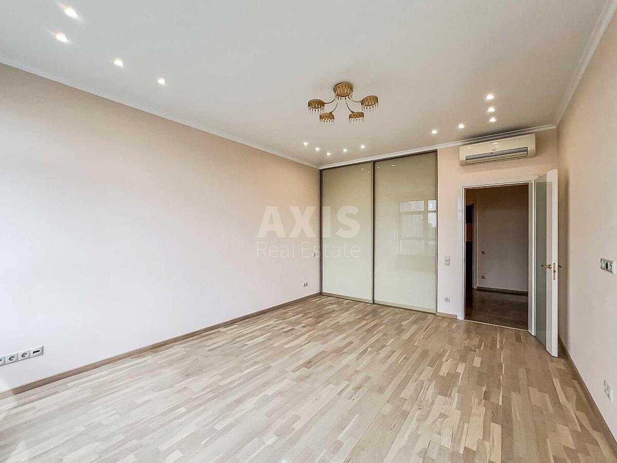 4k apartment uzv. Klovs'kyj 7А5637912