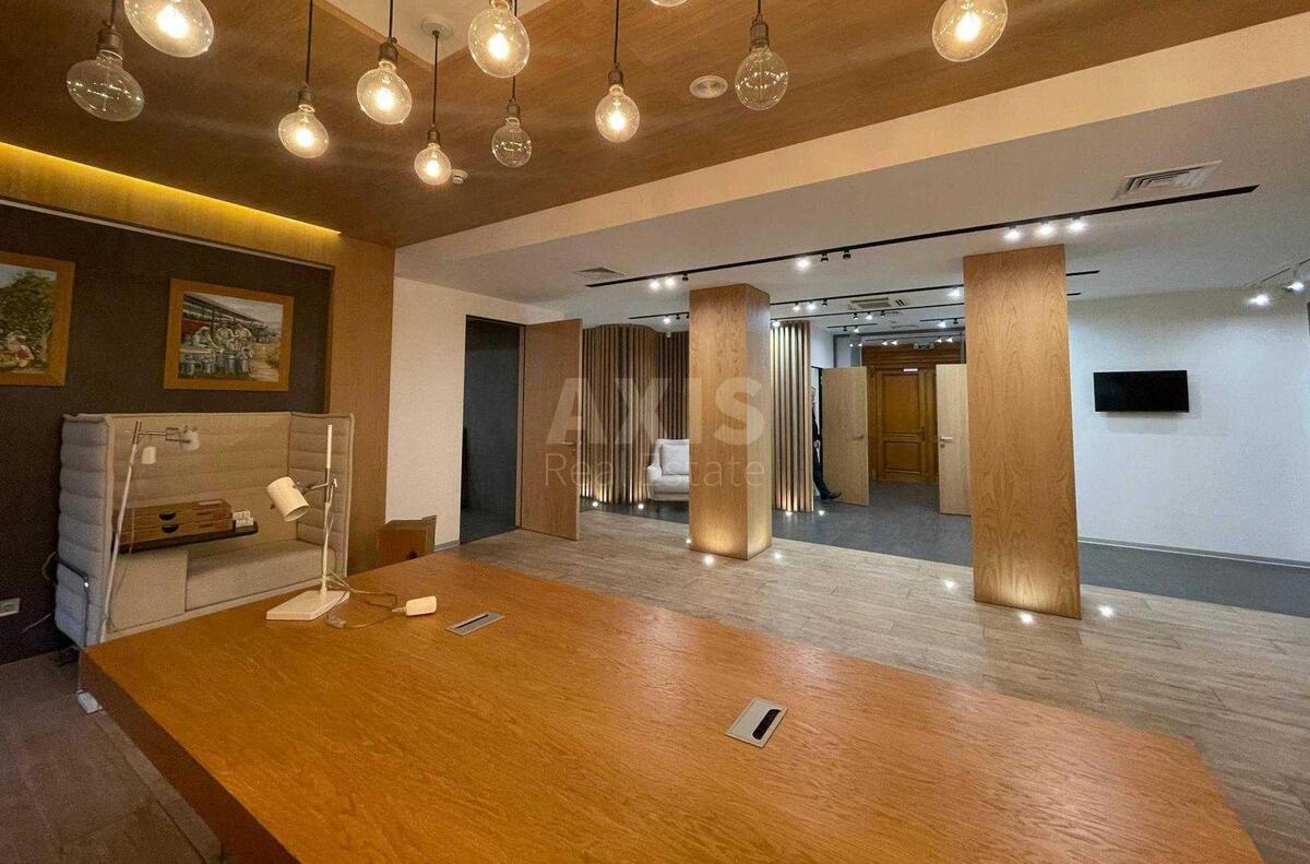 Office vul. Saksagans'kogo 115А, 1000m2608981