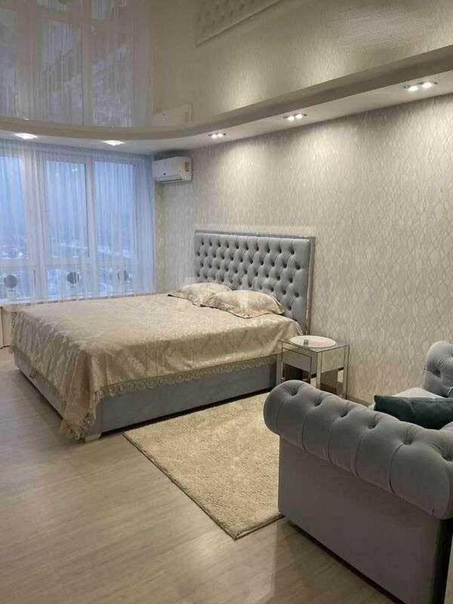 1k apartment vul. Serafymovycha 100