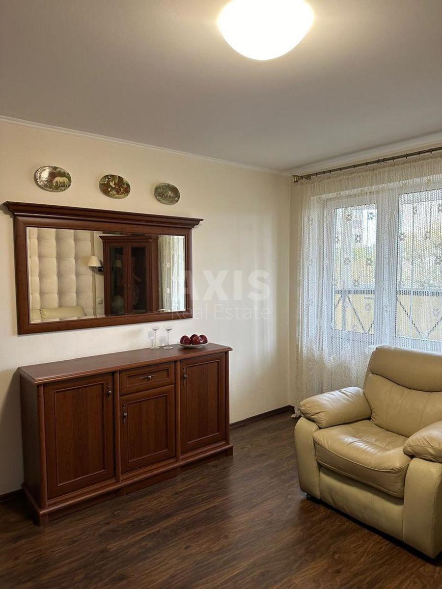 3k apartment vul. Smiljans'ka 157