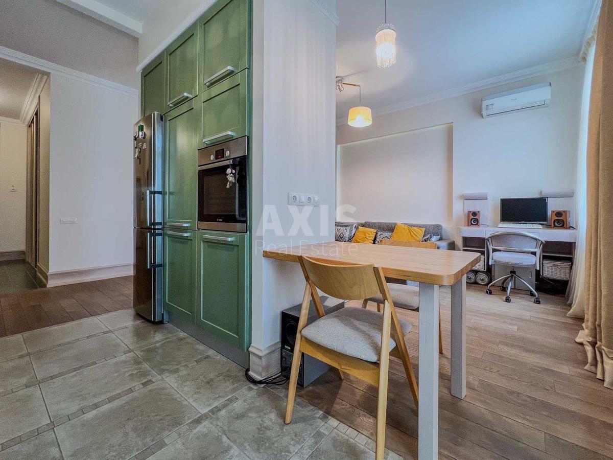 2k apartment vul. Zhyljans'ka 1180