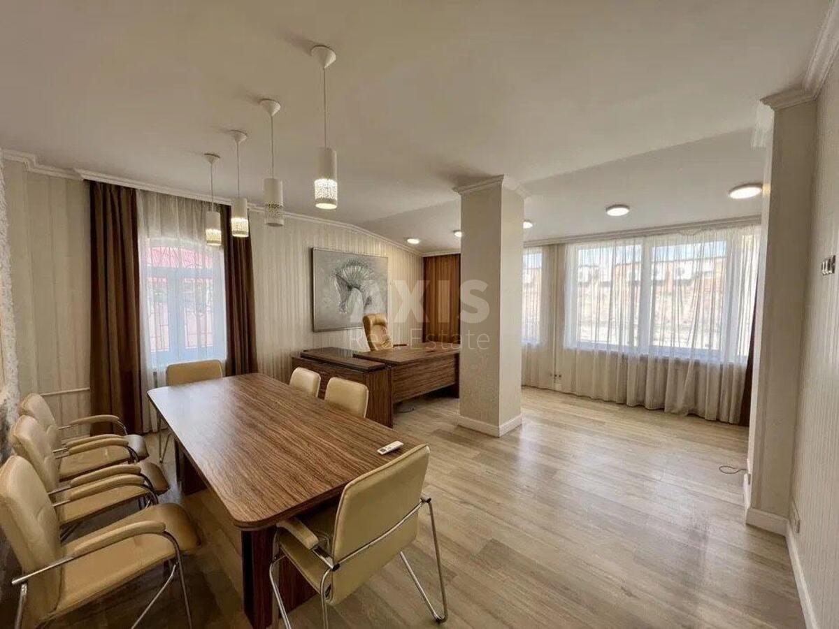Office vul. Horyva 1А, 332m259748