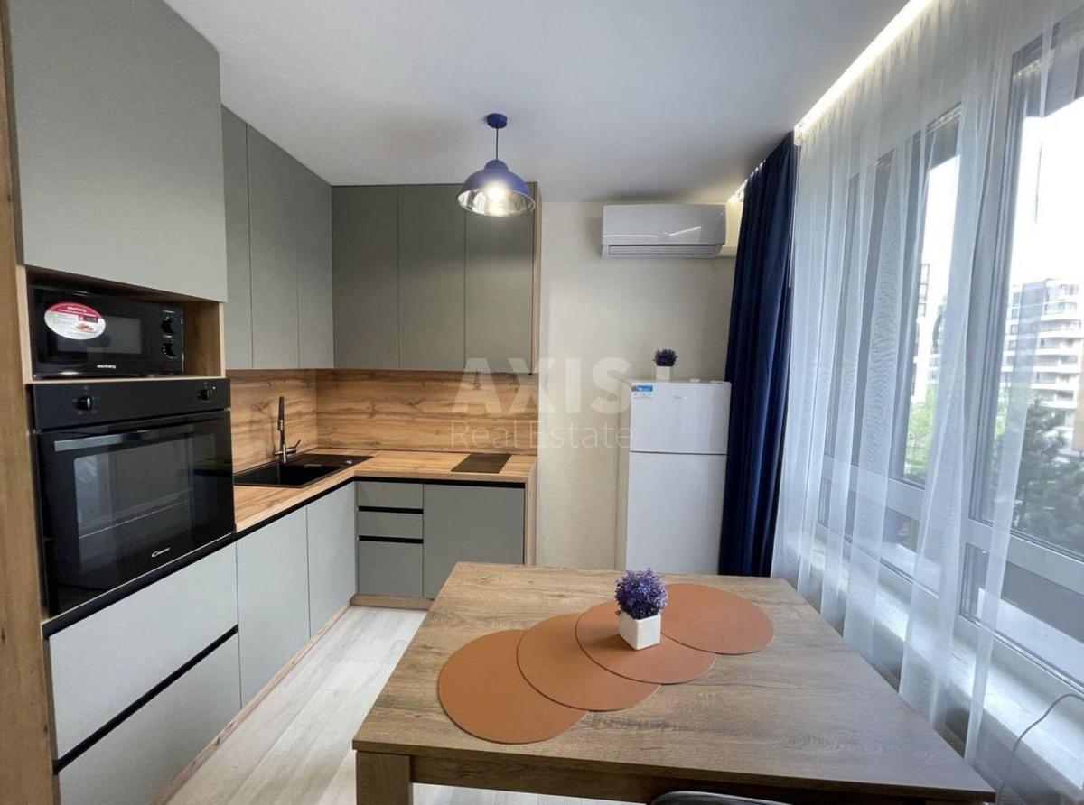 1k apartment vul. Saljutna 2Б0