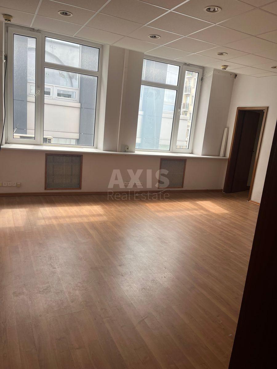 Office vul. Pochajnyns'ka 38, 1638m22