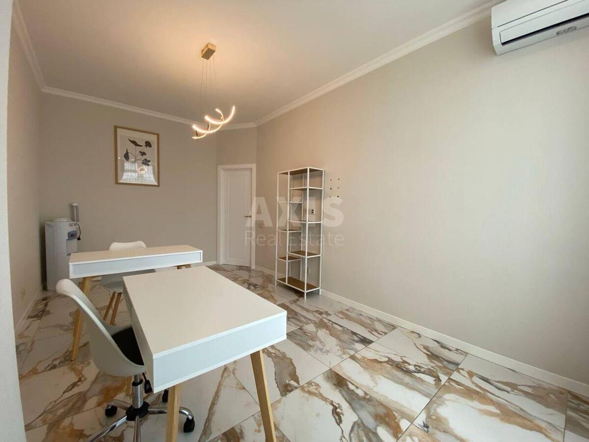 Office uzv. Klovs'kyj 7, 55m25