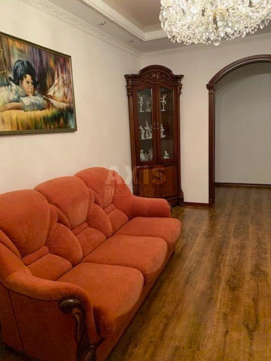 3k apartment vul. Urlivs'ka 301