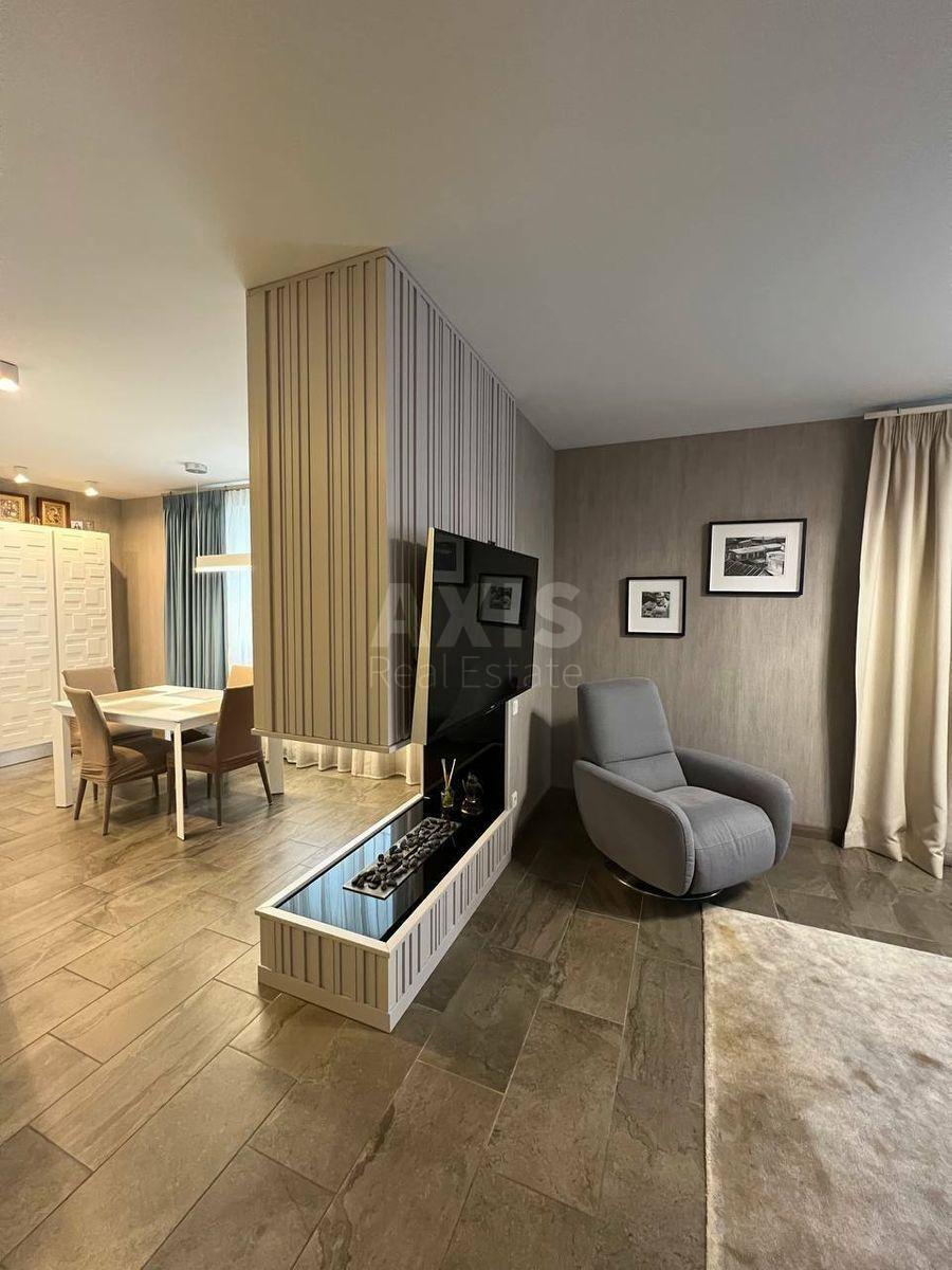 3k apartment vul. Shums'kogo Jurija 3Г3