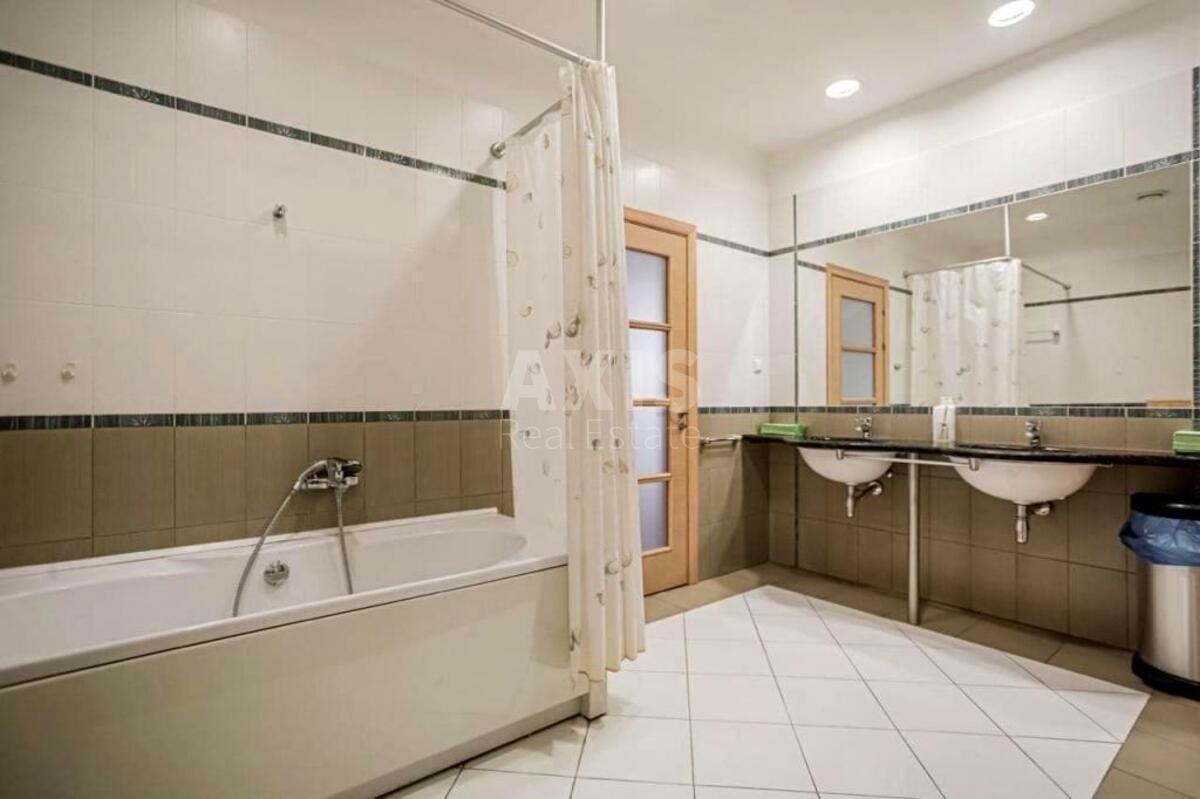 4k apartment bul. Shevchenka Tarasa 11614469