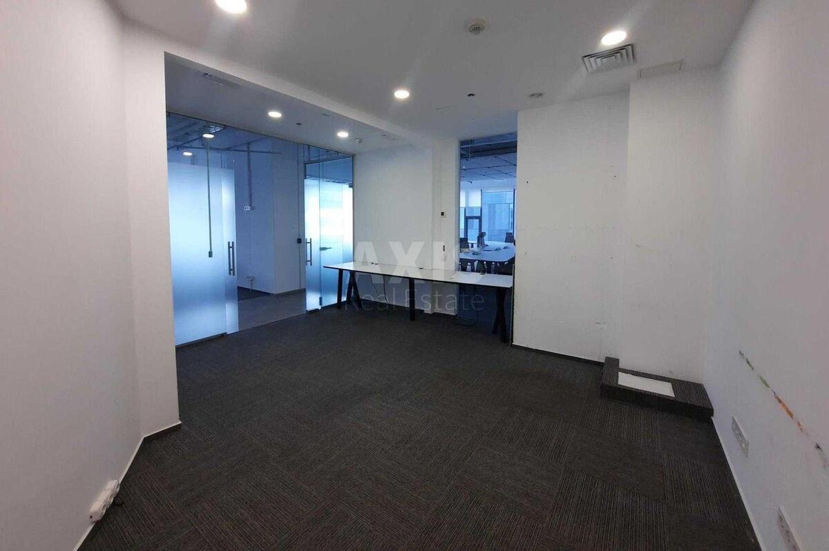 Office pl. Sportyvna 1А, 208m21
