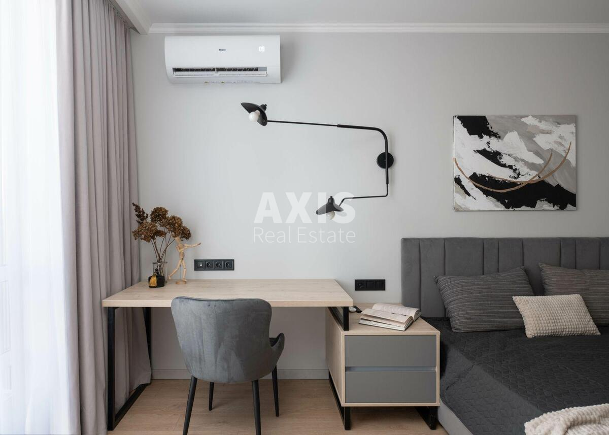 1k apartment vul. Glybochyc'ka 13571424