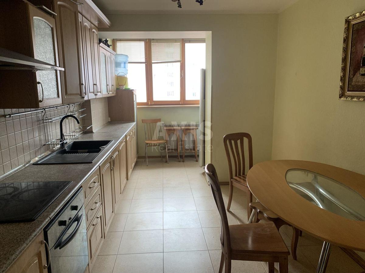 3k apartment pr-t Majakovs'kogo Volodymyra 97/15