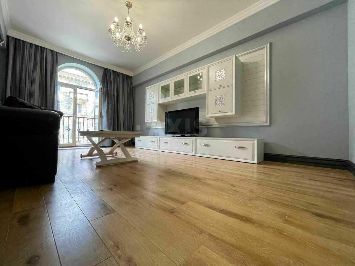 2k apartment vul. Sverstjuka Jevgena 1/31