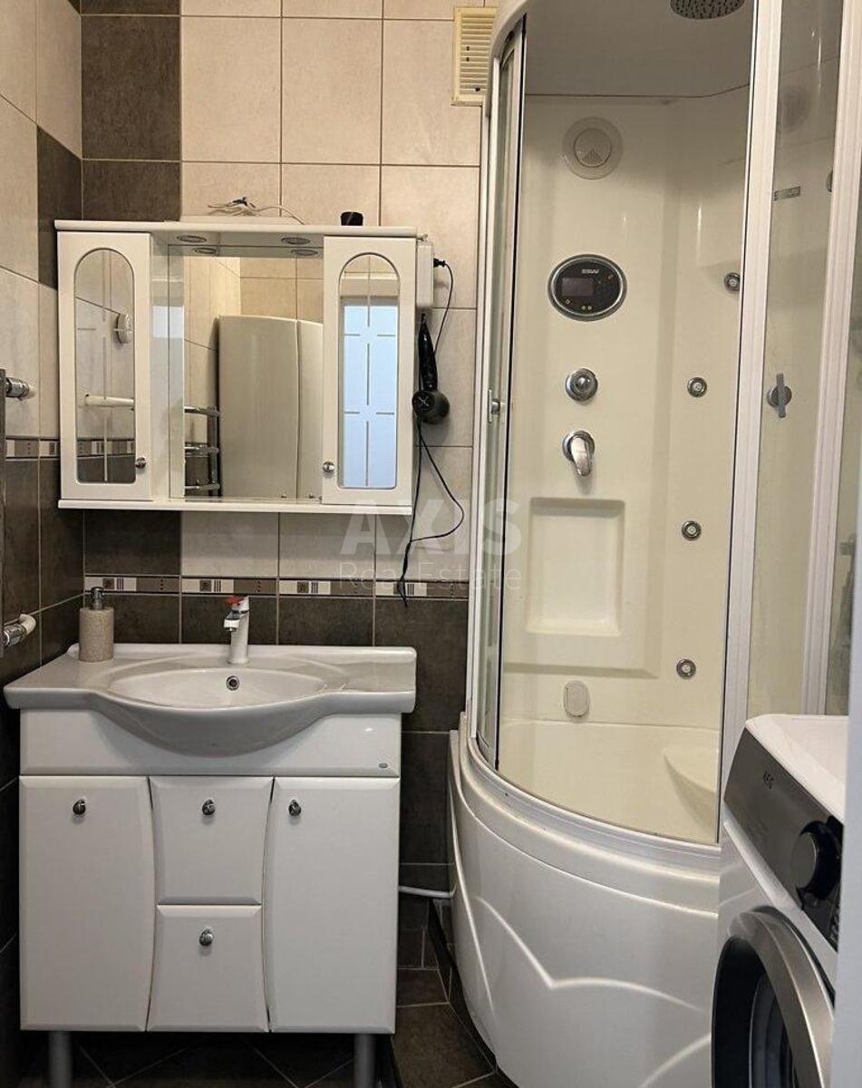 2k apartment vul. Kadets'kyj gaj 36
