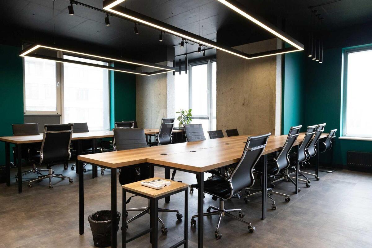 Office vul. Velyka Vasyl'kivs'ka 72, 180m2