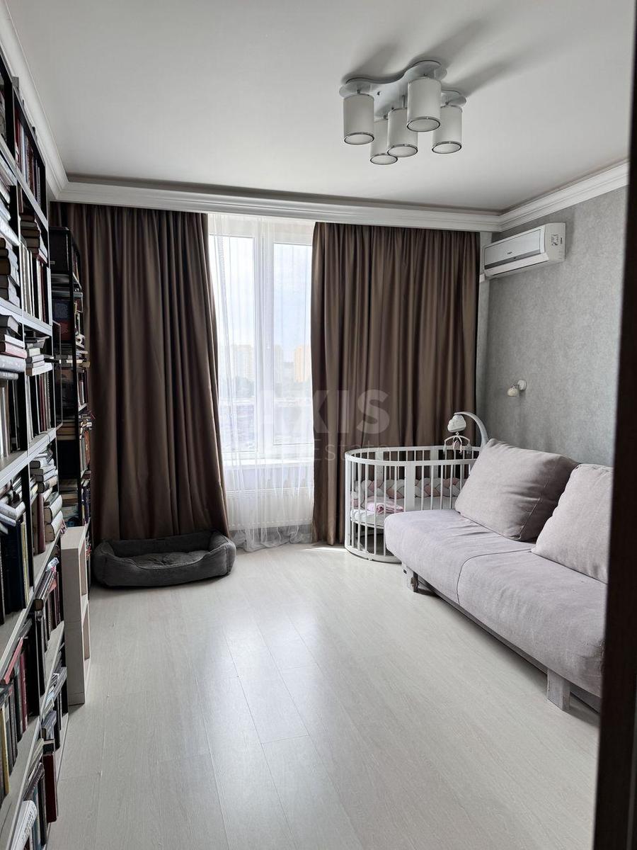 1k apartment vul. Bogatyrs'ka 6А