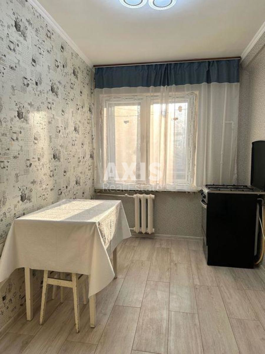 2k apartment vul. Berezneva 30