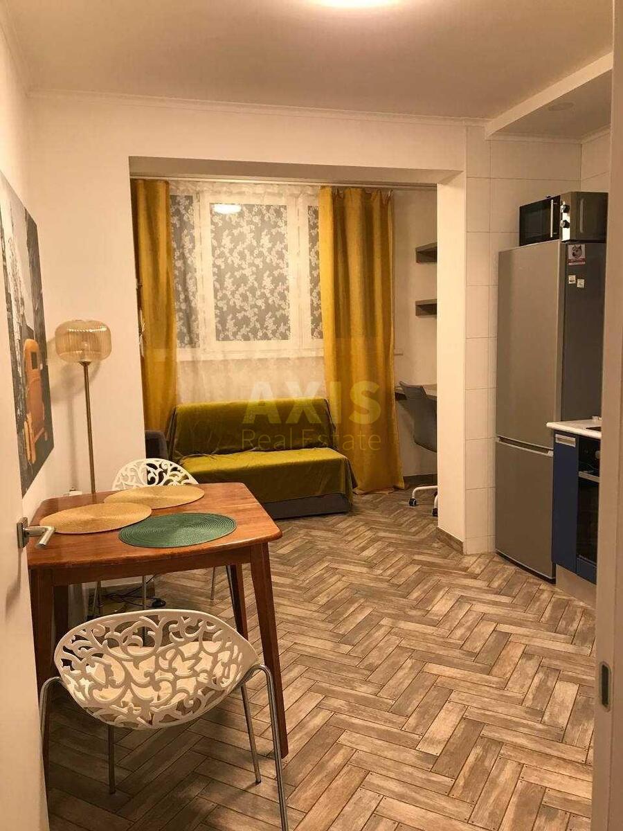 1k apartment vul. Myhajla Maksymovycha 7А628001