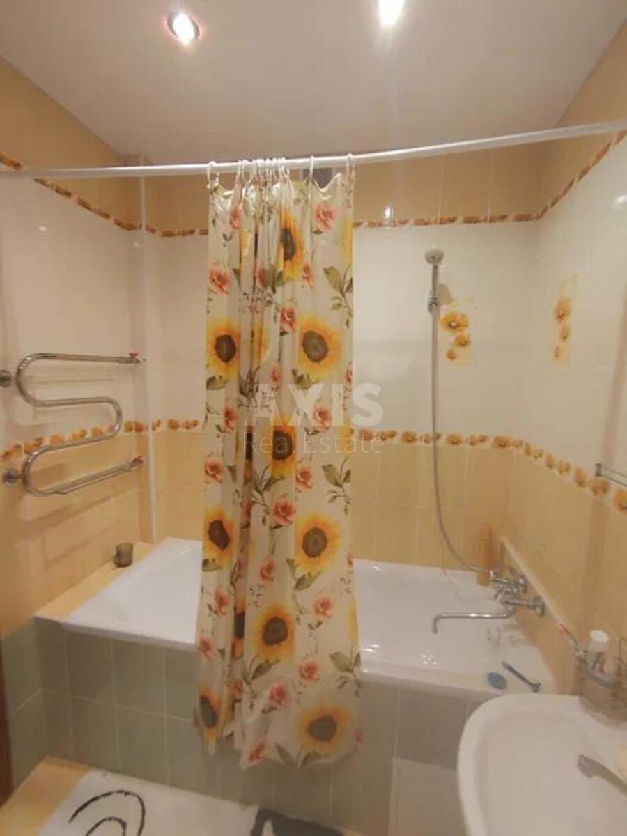 2k apartment vul. Myloslavs'ka 31В6