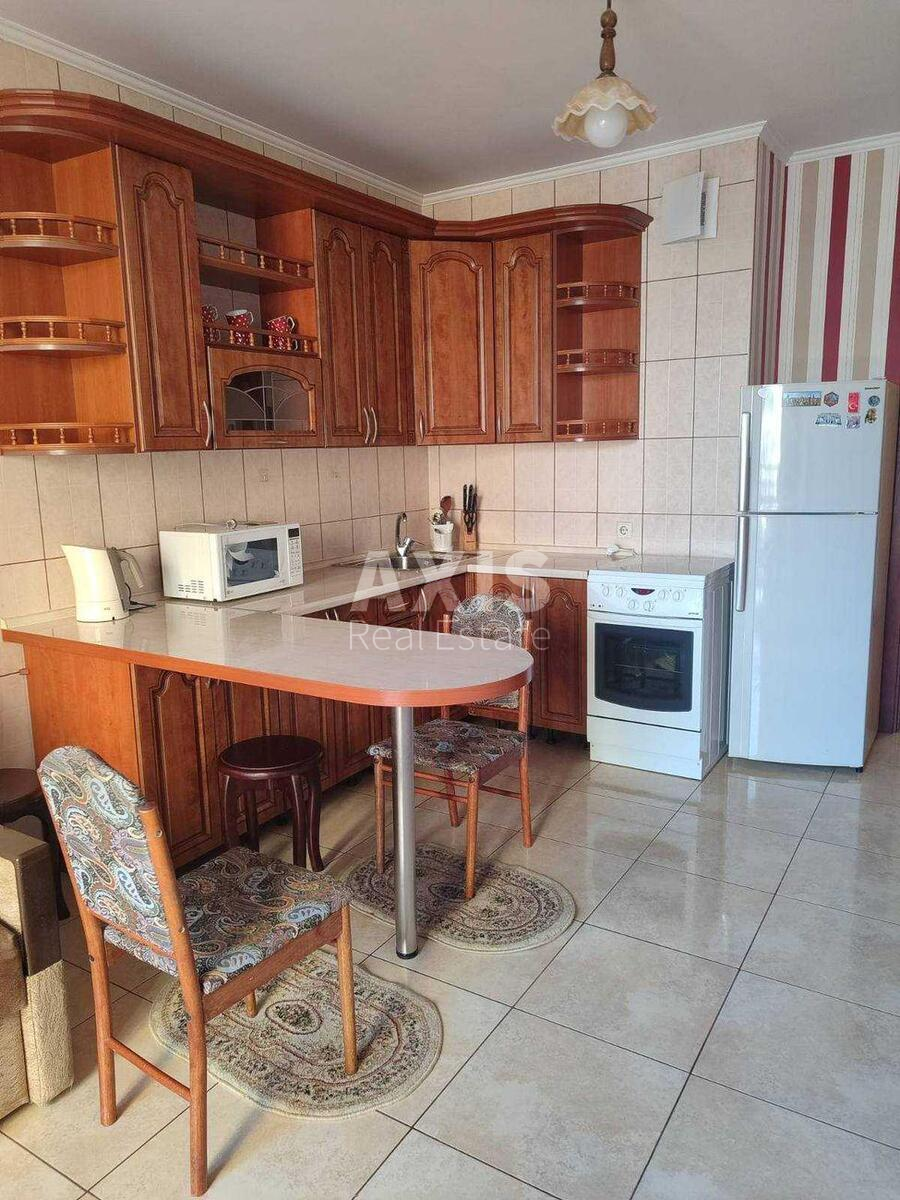 1k apartment vul. Petryc'kogo Anatolija 190