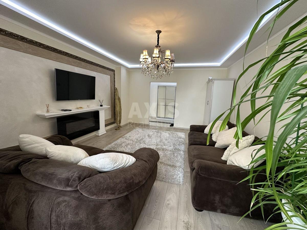 3k apartment vul. Lypkivs'kogo Vasylja Mytropolyta 37Б