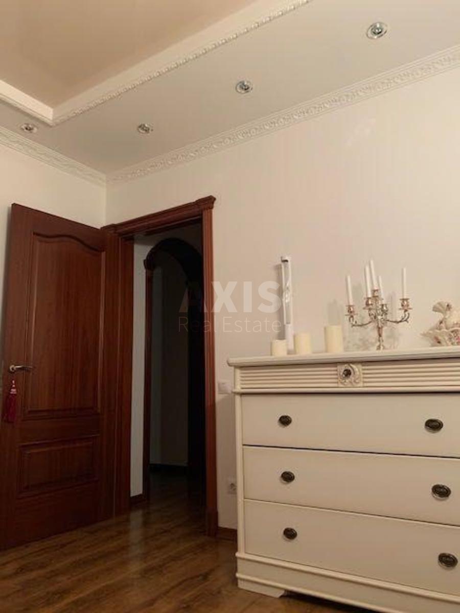 3k apartment vul. Urlivs'ka 302