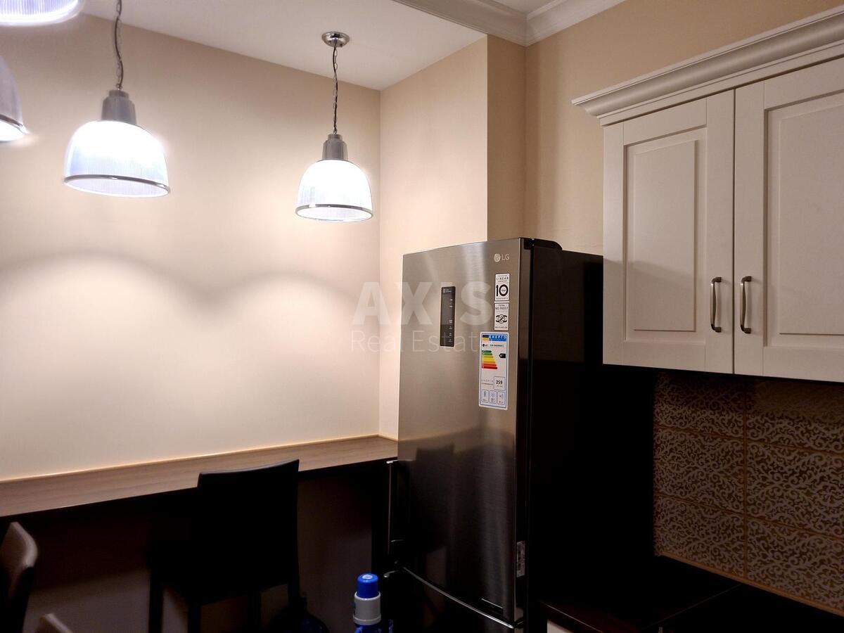Office vul. Antonovycha 131, 100m26009211