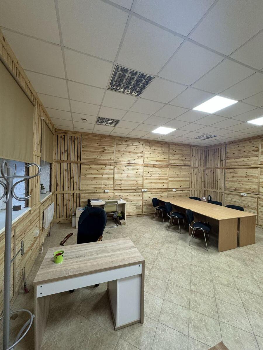 Office vul. Dmytrivs'ka 66А, 64m26