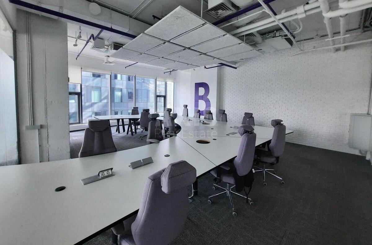 Office pl. Sportyvna 1А, 208m22