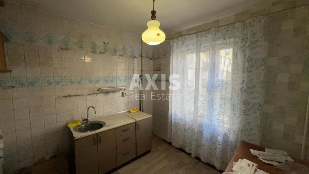 3к квартира ул. Сержа Лифаря 190