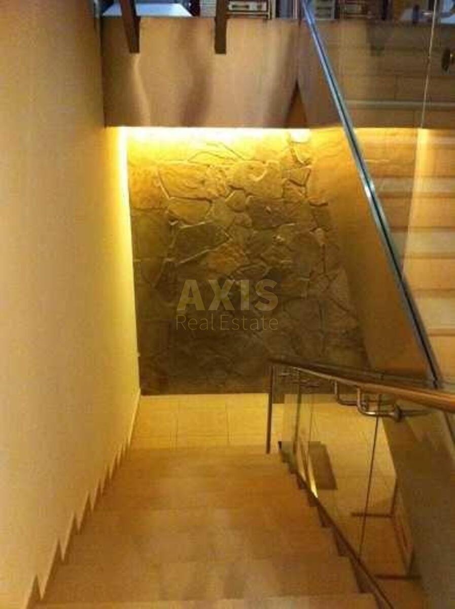 Trade object vul. Dmytrivs'ka 56, 70m22