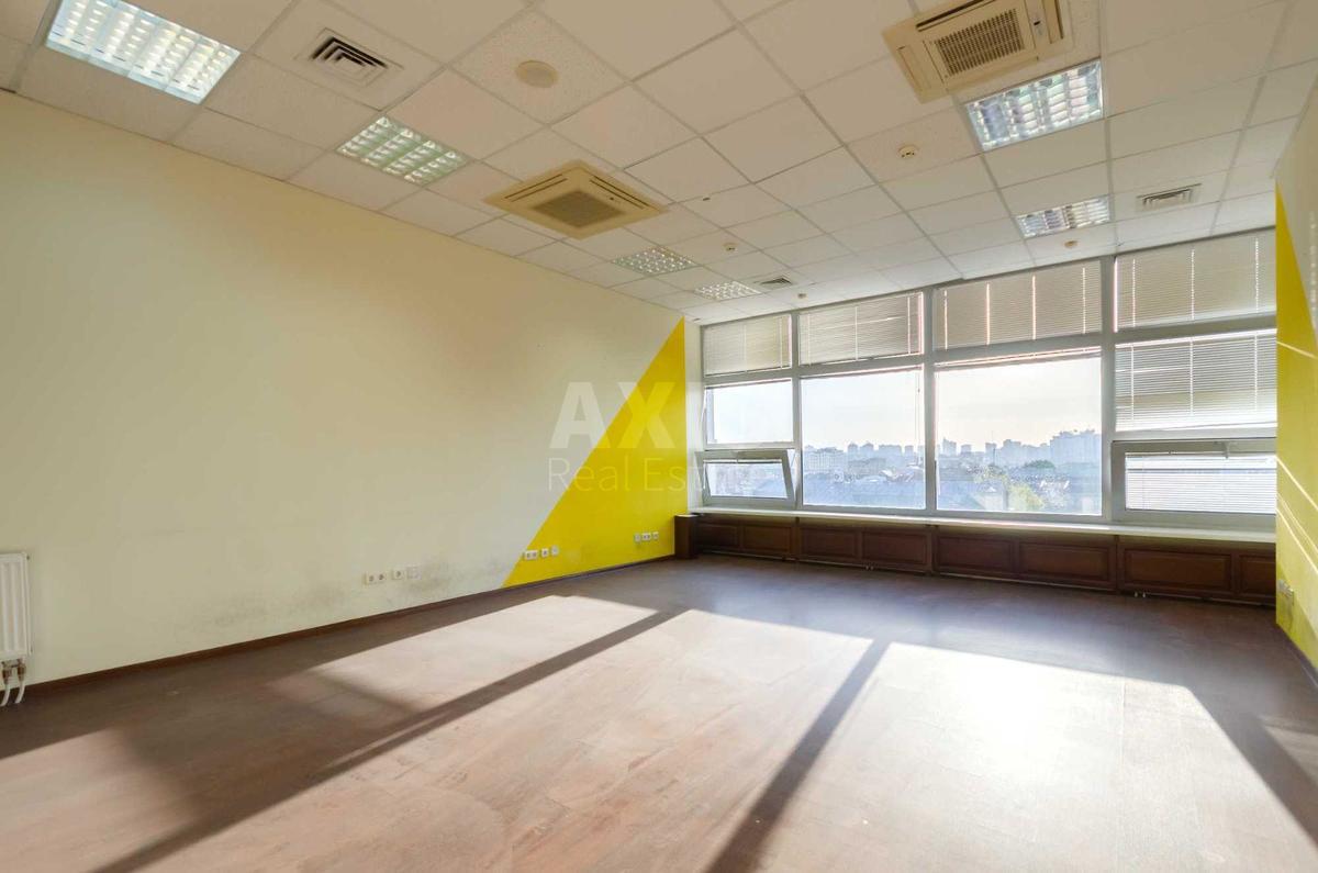 Office vul. Grinchenka Mykoly 4, 33m2