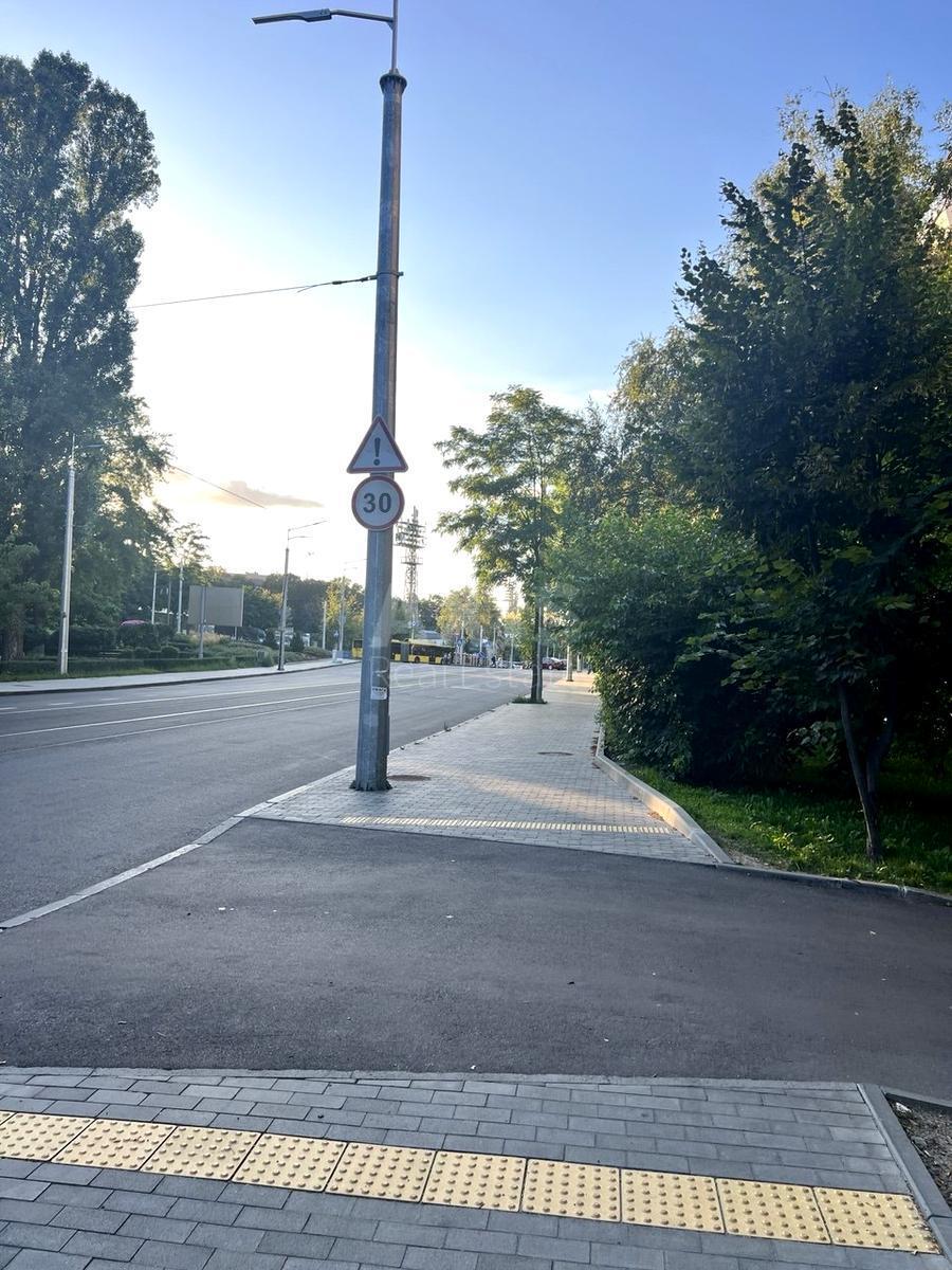 Office vul. Kyrylivs'ka 118/2, 110m26119617