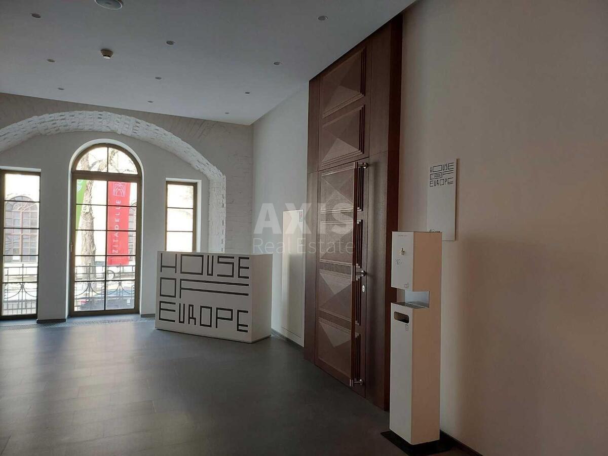 Office vul. Lavrs'ka 10/12, 420m20