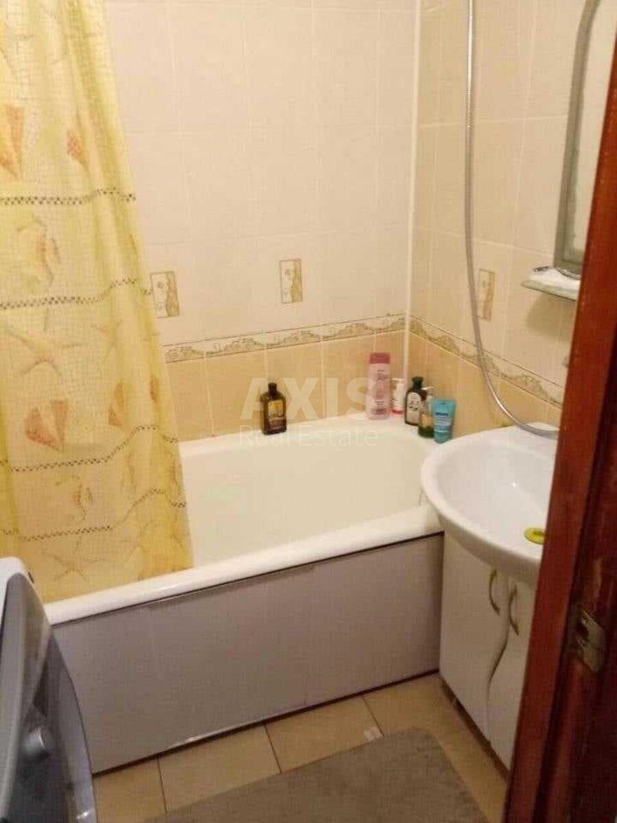 3к квартира ул. Сержа Лифаря 9/615731712