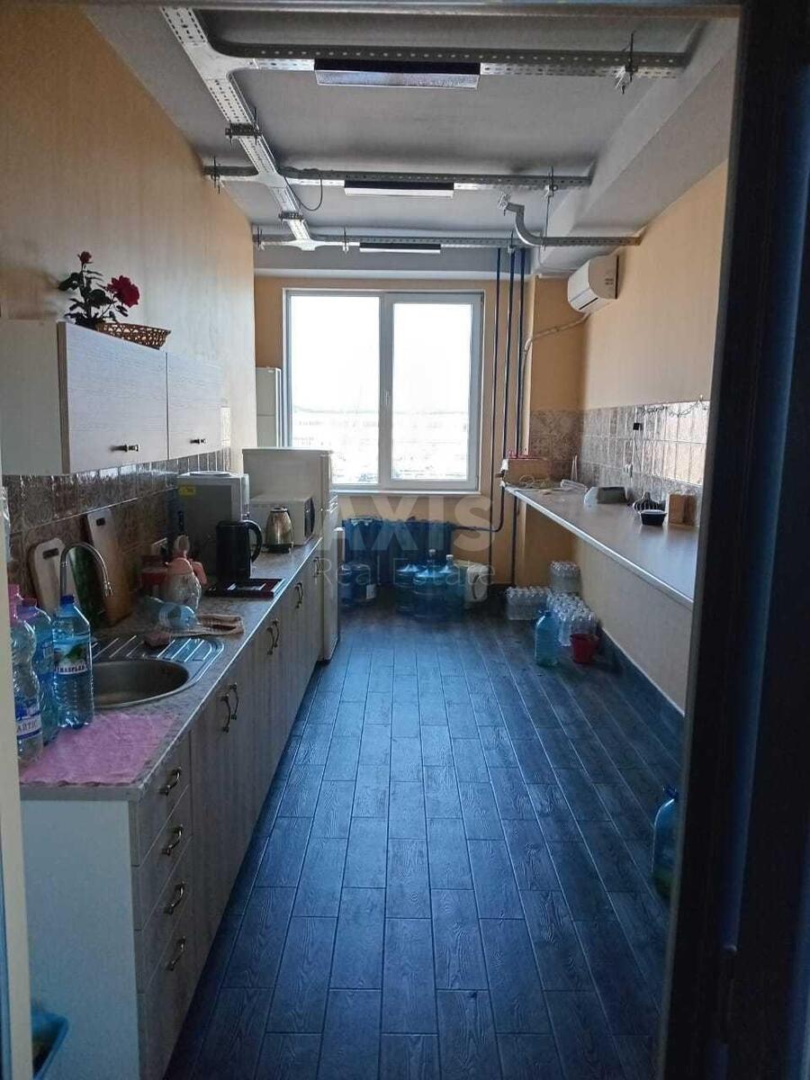 Офис пр-т Бандеры Степана 23, 450м2574164