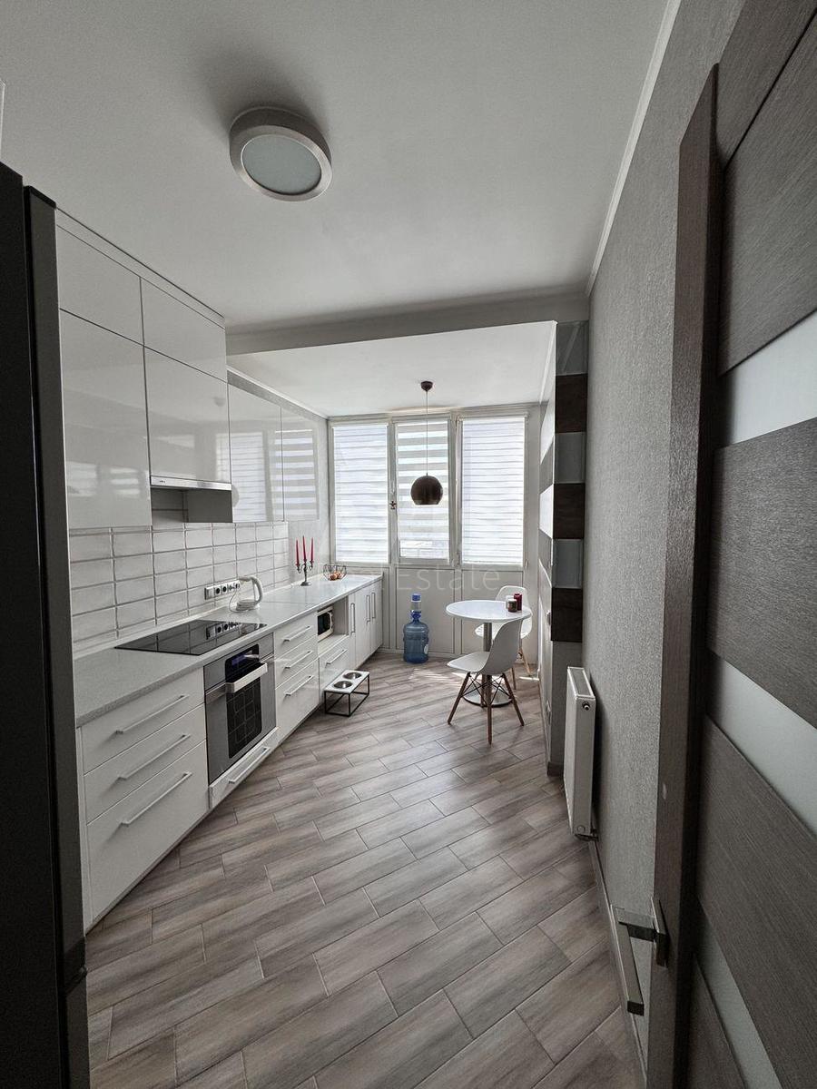 1k apartment vul. Bogatyrs'ka 6А0