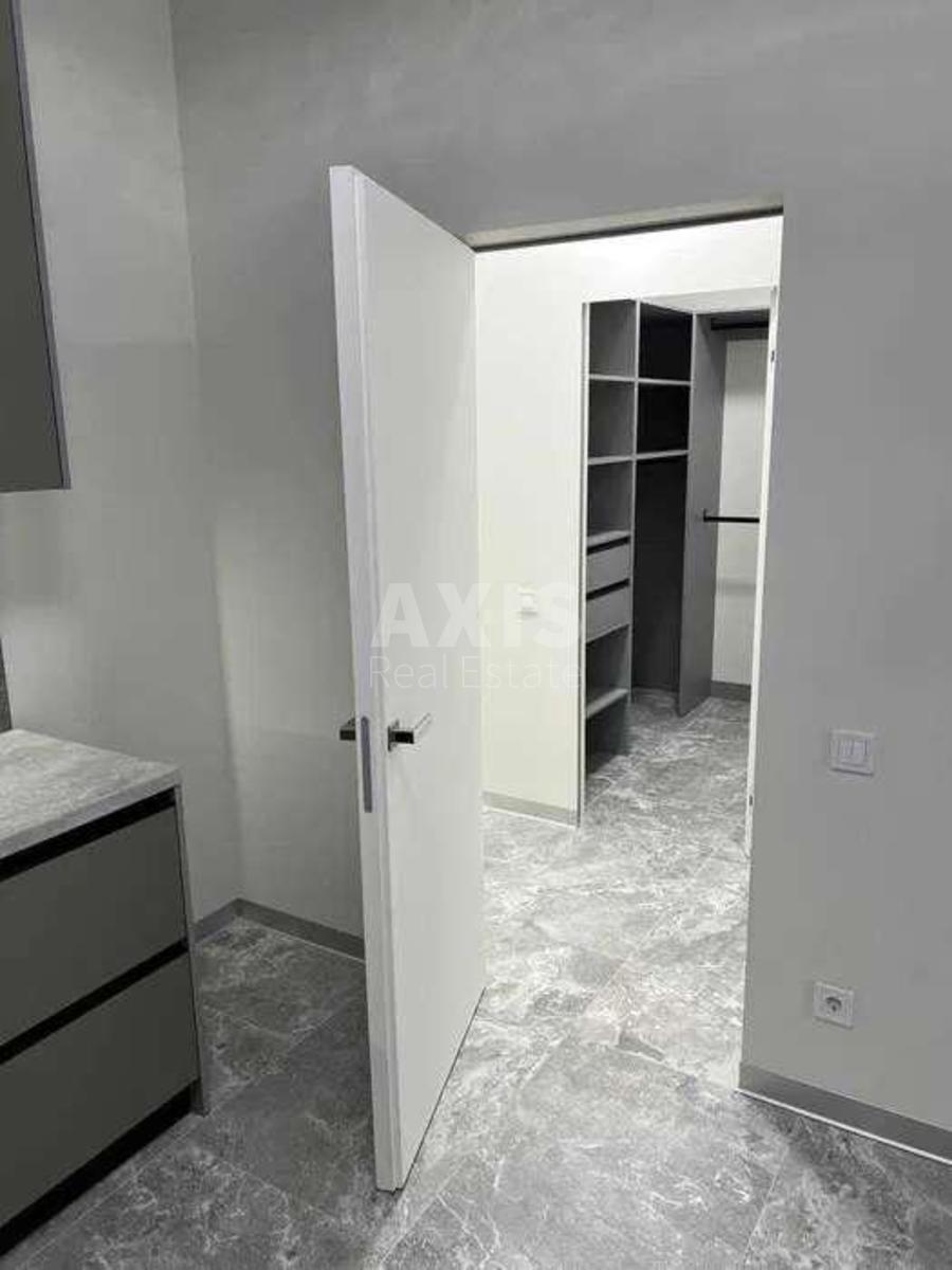 2k apartment vul. Myhajla Maksymovycha 249