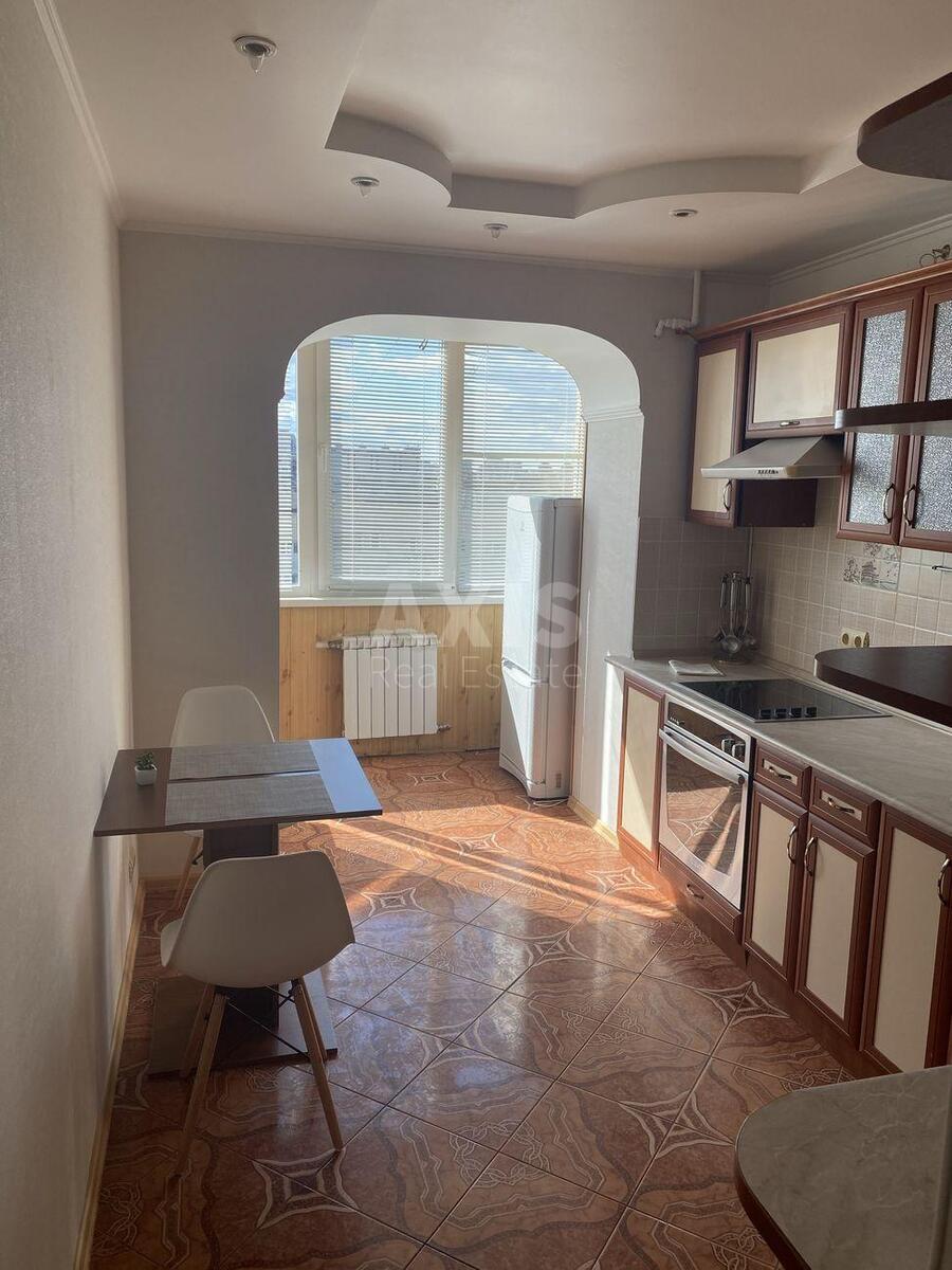 1k apartment vul. Socialistychna 2/40