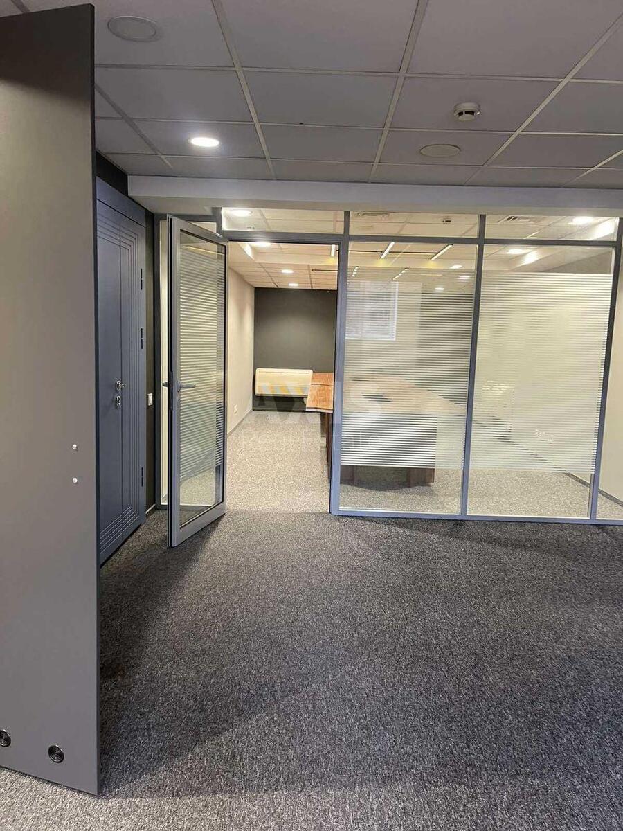 Office vul. Amosova Mykoly 12, 184m2