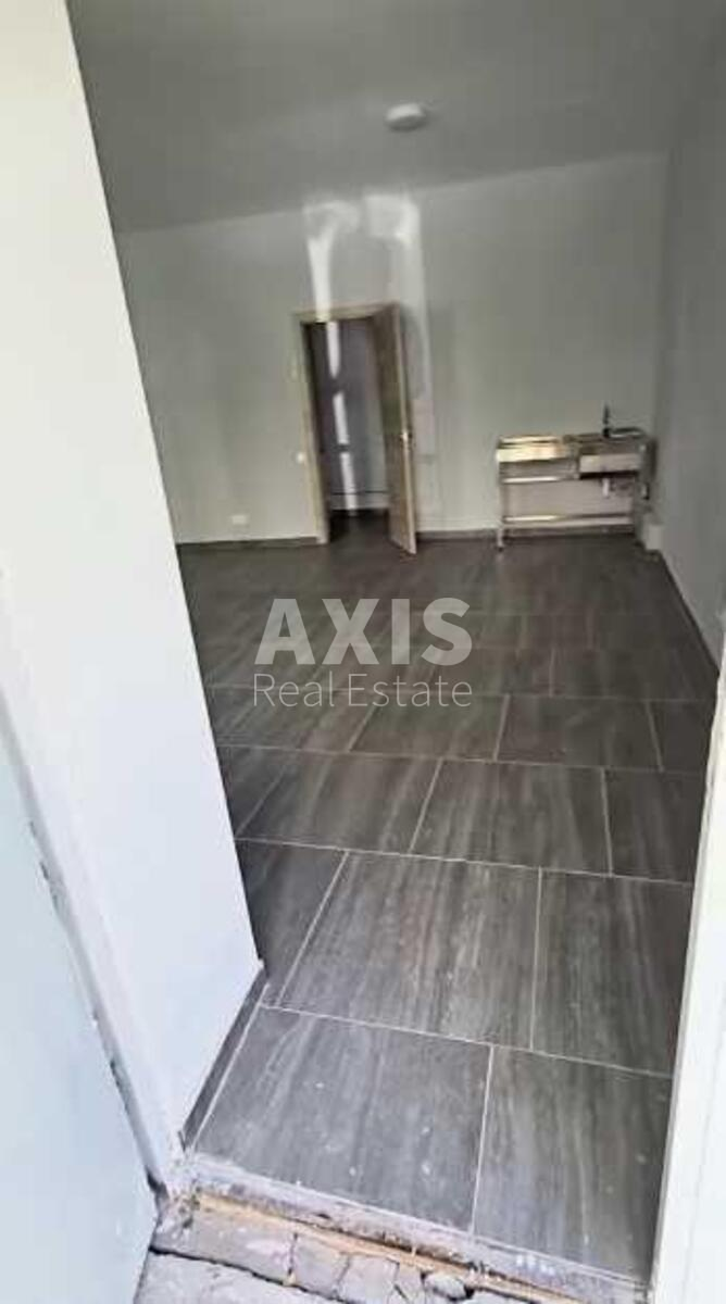 Trade object vul. Ahmatovoi' Anny 44А, 33m2620683